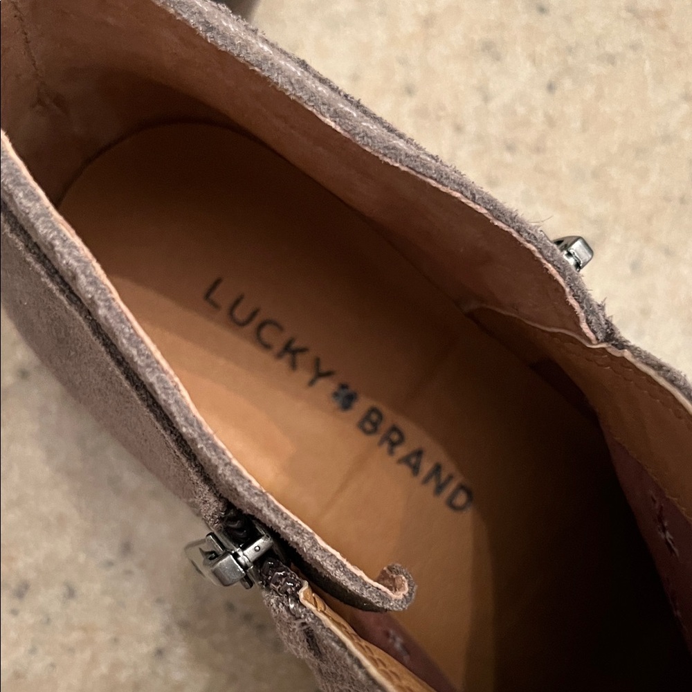 Lucky Brand Taupe Textured Ankle Boots- Brand New Leather Upper - Picture 4 of 8